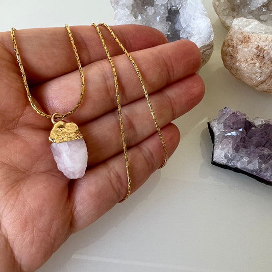 Rose quartz ketting.