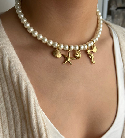 Mermaids treasures necklace.