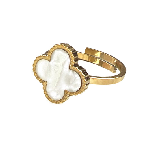 Goud met groen klaver ring.