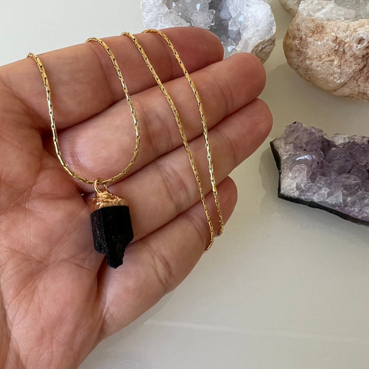 Black tourmaline ketting.